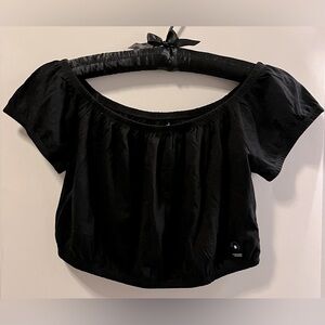 Hollister Black Off-Shoulder Women's Crop Top. Size Medium.